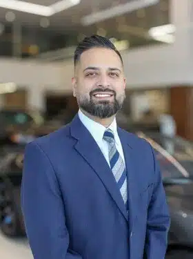 Mashal Ahmadi Service Consultant